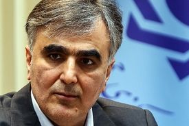 رئیس بانک مرکزی: دلار ۷۰ هزار تومانی را تثبیت می‌کنیم
