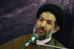 دولت باید ۷۰ درصد هزینه های درمانی مردم را بپردازد