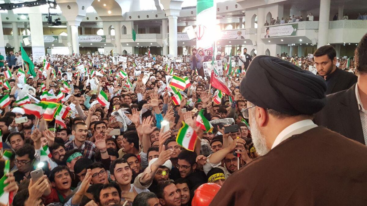 رئیسی: کمبود نوشتن حقوق شهروندی نداشتیم / دولت در حال رقیب هراسی است / اگر شما نمیتوانید اشتغال درست کنید ما میتوانیم