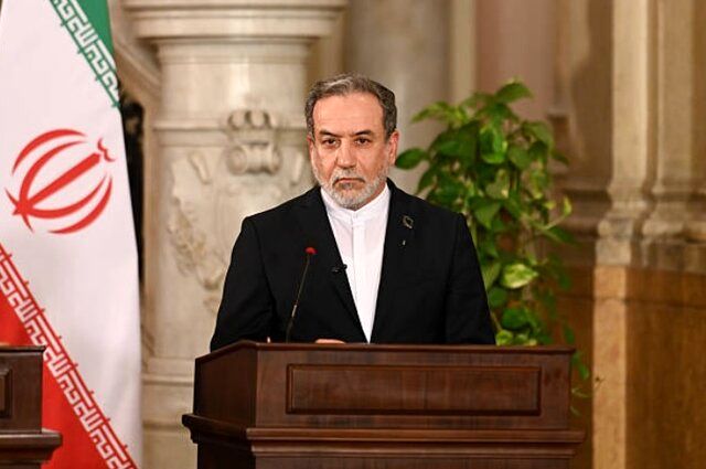 عراقچی: ایران در مقابله با بلایی که منطقه را تهدید میکند، در کنار مسلمانان ایستاده است