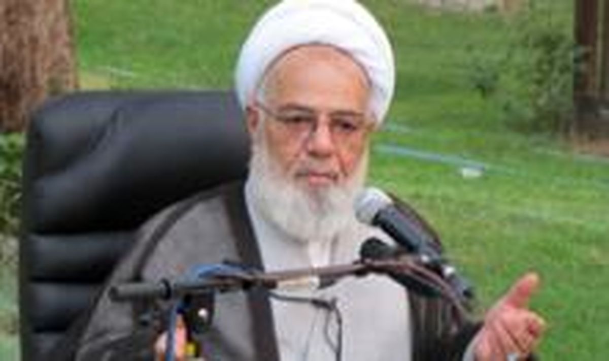 حمایت از همجنس بازان پلیدی غربی ها را بیشتر نمایان می کند / باید از موضع عزت با آنان برخورد کرد