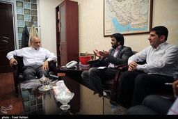 از " لیبرالیسم " برای " کارگزاران " قرض نکرده ایم