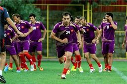 تلاش شیرینی برای منصرف کردن نوروزی