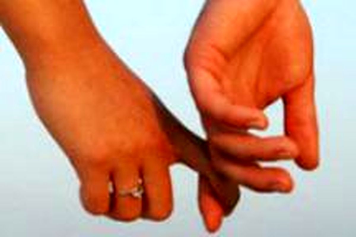 شوهرتان را بیش از حد کنترل نکنید!