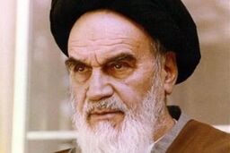 امام خمینی(ره): بالاتر از معلمی مقامی نیست