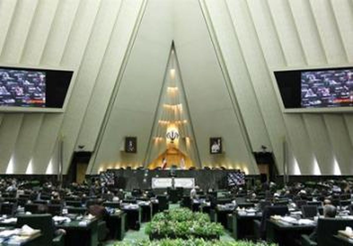 گلایه نمایندگان مجلس از مهمانی زنانه کاخ سعدآباد
