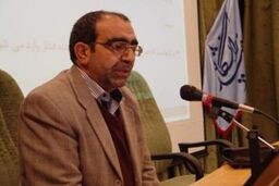 عباس شاکری: توسعه با وفور درآمدهای نفتی محقق نمی شود