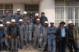 مشمولان گروه اول درآمدی مشخص شدند / ربیعی: به کارگران بگویید یارانه شان قطع نمی شود