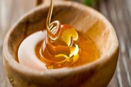 جلوگیری از پیری زودرس با مصرف عسل