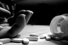 خودکشی، نظم و انسجام اجتماعی را به چالش می‌کشد