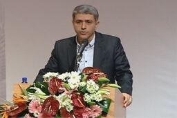علی طیب نیا: اقتصاد کشور در شرایط رکود است