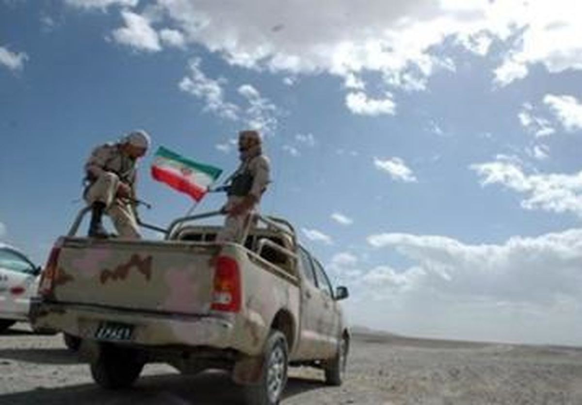 تجلیل از ۱۲ خانواده شهید سراوان
