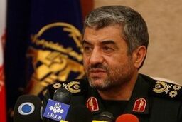 سرلشکر جعفری از توانمندی های منطقه دریایی امام حسین(ع) بازدید کرد