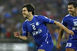 ستاره محبوب استقلالی ها در لباس پرسپولیس + عکس