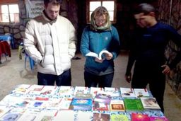 افتتاح کتابخانه در ارتفاع ۴۲۰۰ متری دماوند و اهدا کتاب توسط کوهنورد آلمانی