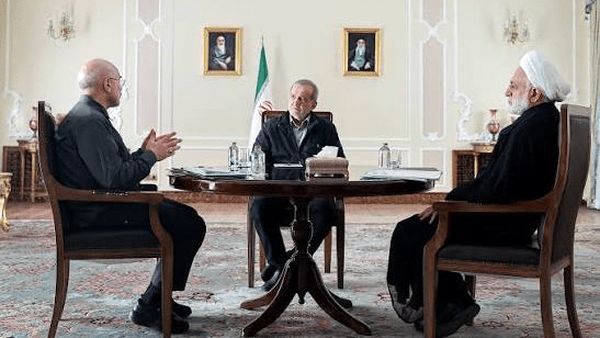 هشدار به سران قوا؛ قفل اقتصاد در نظام تصمیم‌گیری است