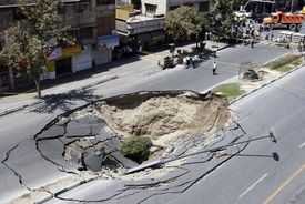 تهران در کام فرونشست؛ زمین زیر پا خالی می‌شود