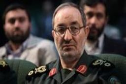ارتش و سپاه با اشراف کامل به مسائل سیاسی و دفاعی در خدمت نظام هستند