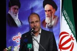 رهبر معظم انقلاب بر پرونده هسته ای نظارت دقیق دارند / میز گفت و گو ها میز مبارزه است / نباید به آمریکایی ها اعتماد کنیم