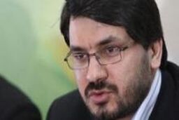 دولت با دوقطبی سازی ارتجاعی و کاذب قصد سرپوش گذاشتن بر مشکلات را دارد