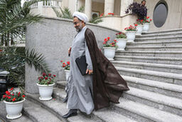 محرمانه مصلحی و روحانی در نیاوران