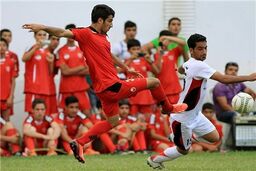مساوی پرسپولیس و ملوان زیر باران سنگ