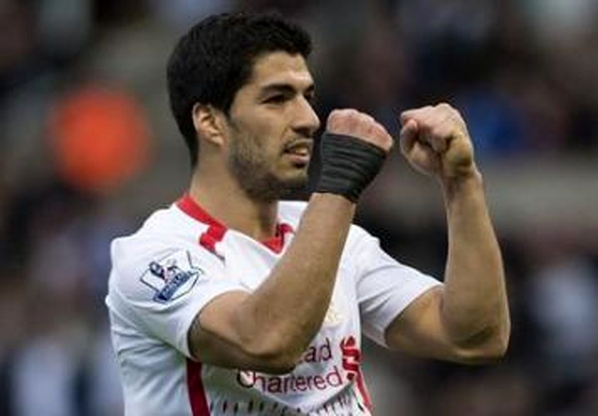 سوارز برترین بازیکن لیگ برتر به انتخاب انجمن فوتبال نویسان انگلیس