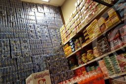 کمبودی در کالاهای اساسی نداریم/ قیمت برخی کالاها در حال کاهش است 