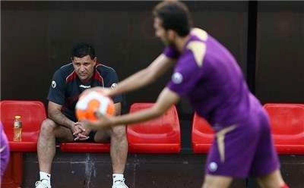 بازیکن ملوان در محل تمرین پرسپولیس