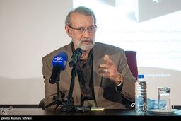 لاریجانی: مسئله هسته‌ای بهانه‌ای برای فشار بر ملت ایران است

