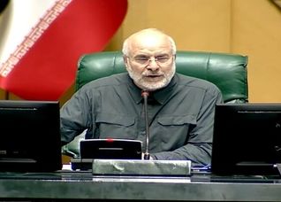 قالیباف: مشکل آلودگی هوا با اقدامات مقطعی و کوتاه مدت حل نمی‌شود
